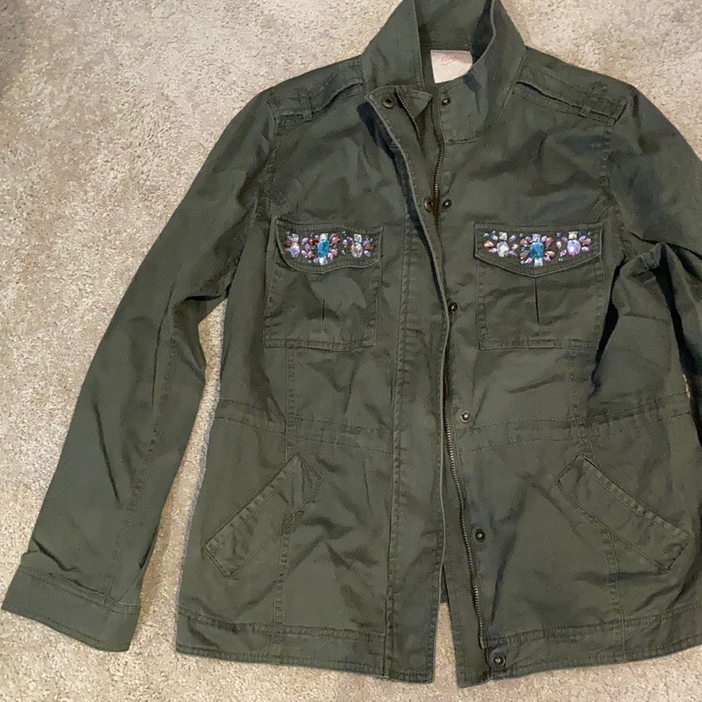 New army green jacket with stones size xl juniors.